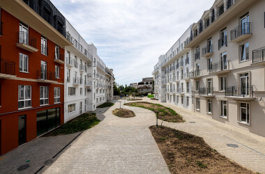 Внутрішній двір Rue Menars повністю готовий