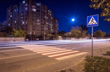 Убезпечили пішохідні переходи на ділянці вулиці Малиновського