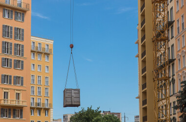 Via Roma. Звільнюємо внутрішній двір від залишків будівельних матеріалів