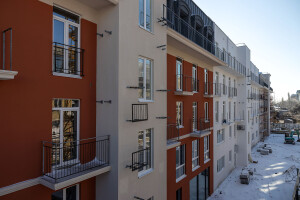 Rue Menars. Працюємо над фасадами 5 та 6 секцій